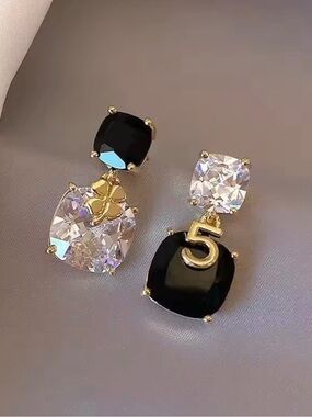 Luxury Boutique Elegant Black and Clear Crystal Drop Earrings Gold '5' Accent